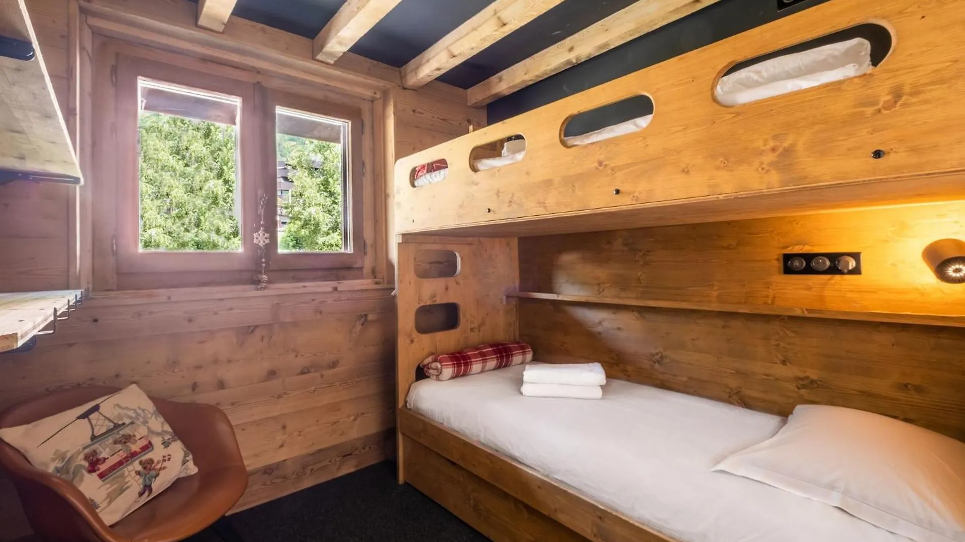 Modern Chalet For 5 People, Mountain, Town Center Ski Touring Chamonix Apartment