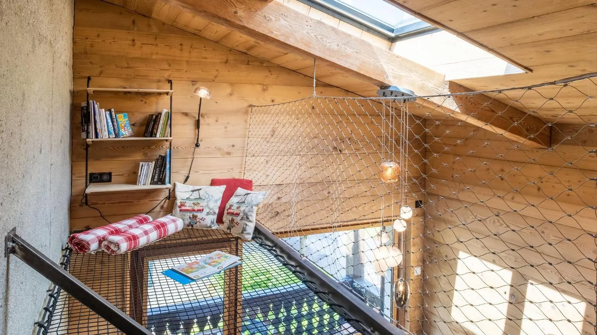 Modern Chalet For 5 People, Mountain, Town Center Ski Touring Chamonix 0*,  France