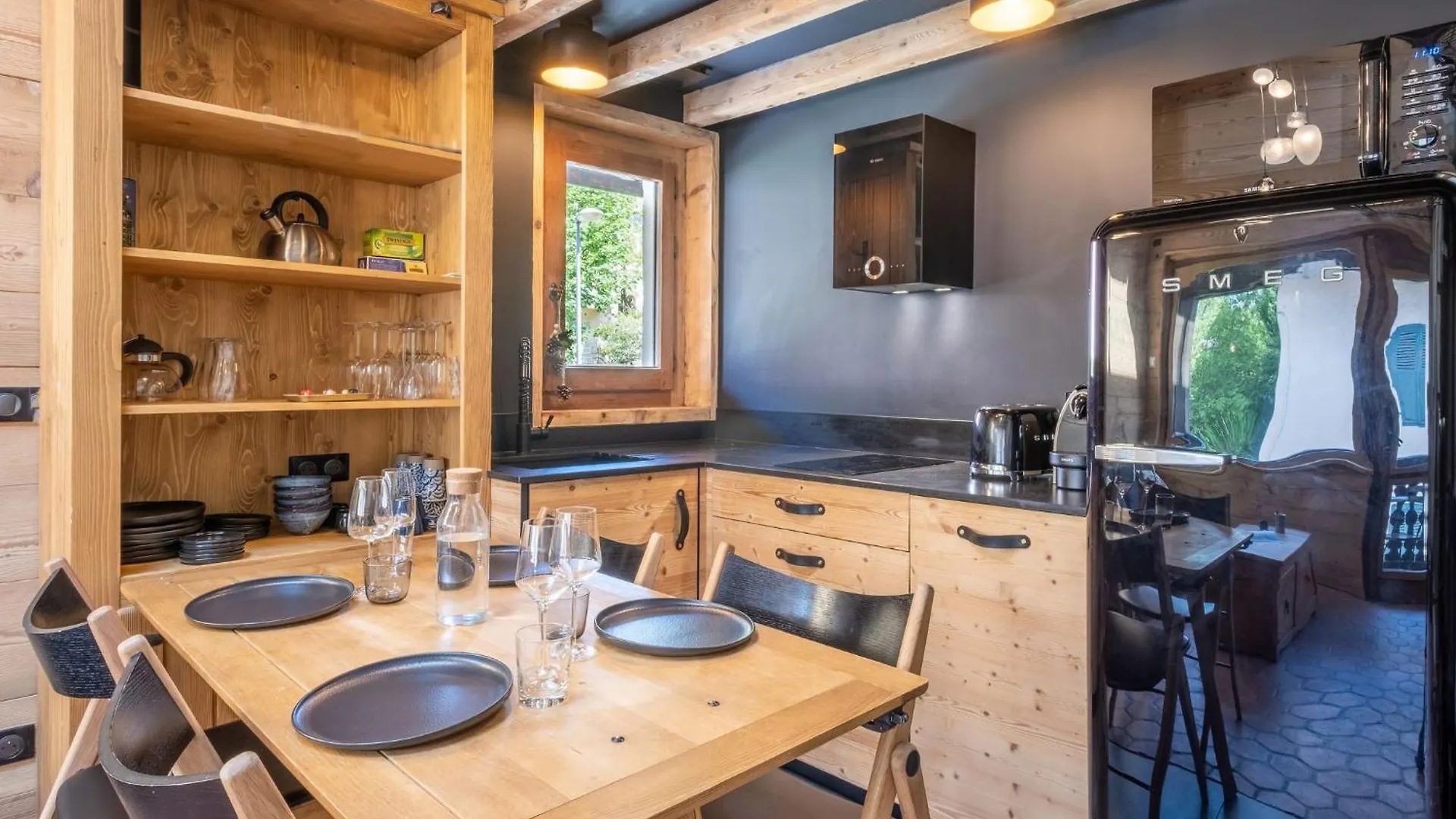 Modern Chalet For 5 People, Mountain, Town Center Ski Touring Chamonix 0*,  France